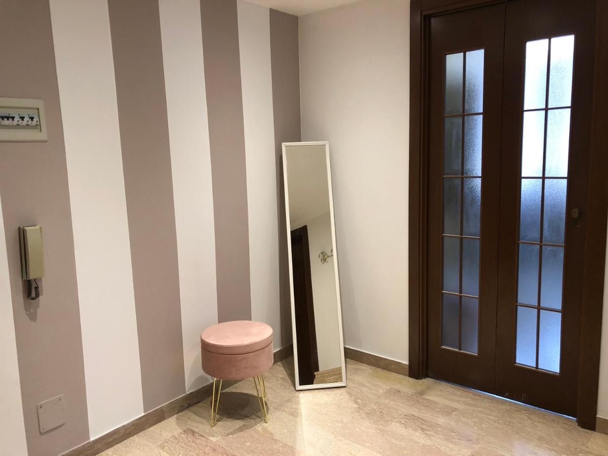 Ampio Bilocale A Milano Milão Exterior foto